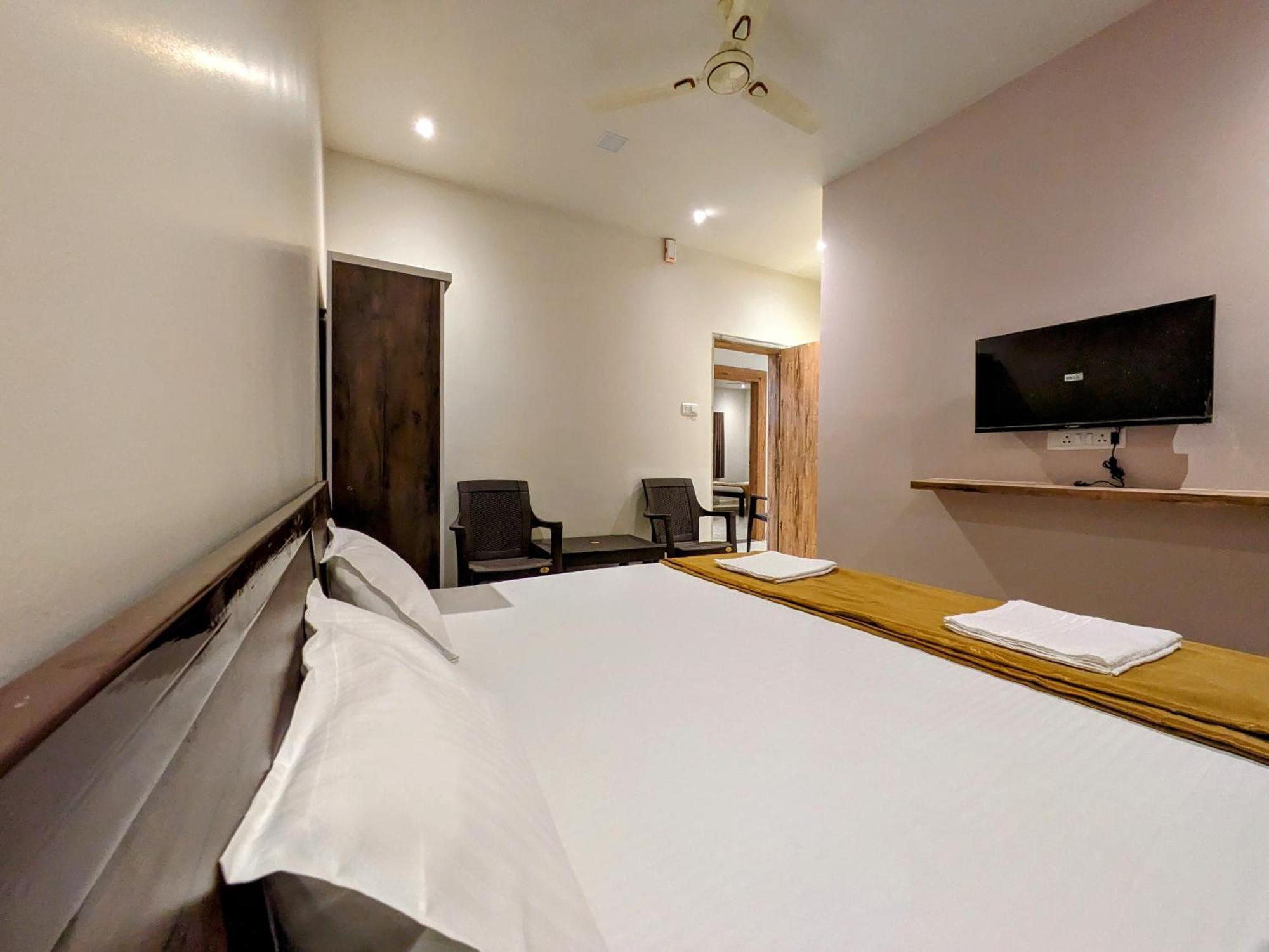 Hotel Madhusudan Executive Kolhapur Exterior foto