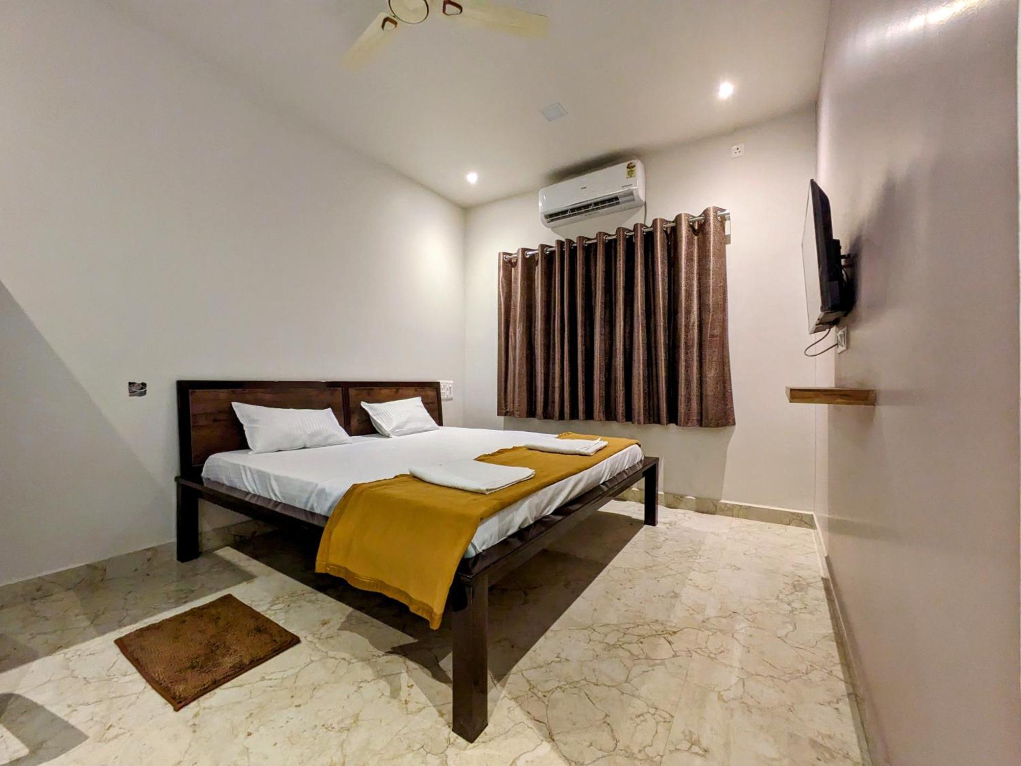 Hotel Madhusudan Executive Kolhapur Exterior foto