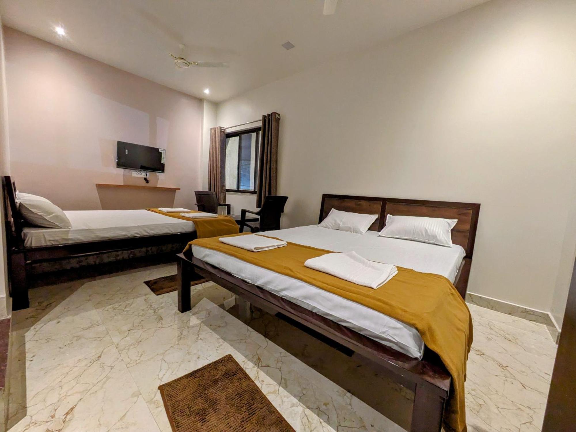 Hotel Madhusudan Executive Kolhapur Exterior foto